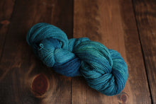 Load image into Gallery viewer, Manos Fino