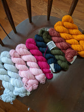 Load image into Gallery viewer, City blocks shawl "kit"