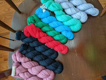 Load image into Gallery viewer, City blocks shawl "kit"