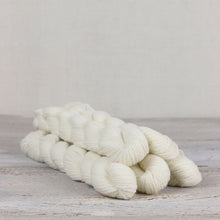 Load image into Gallery viewer, Amble 25g Mini Skeins